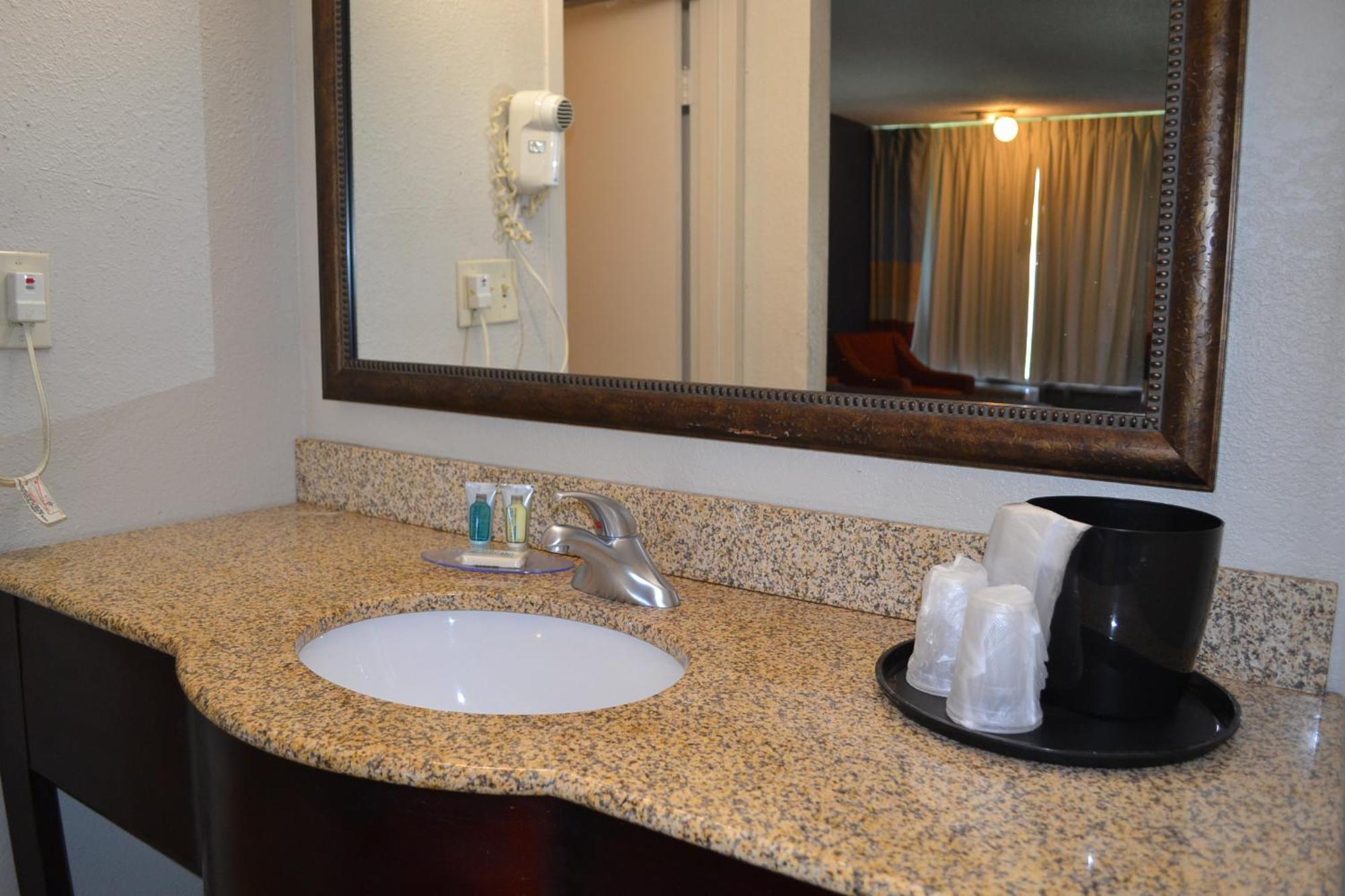 Dayspring Extended Stay Greensboro Ngoại thất bức ảnh