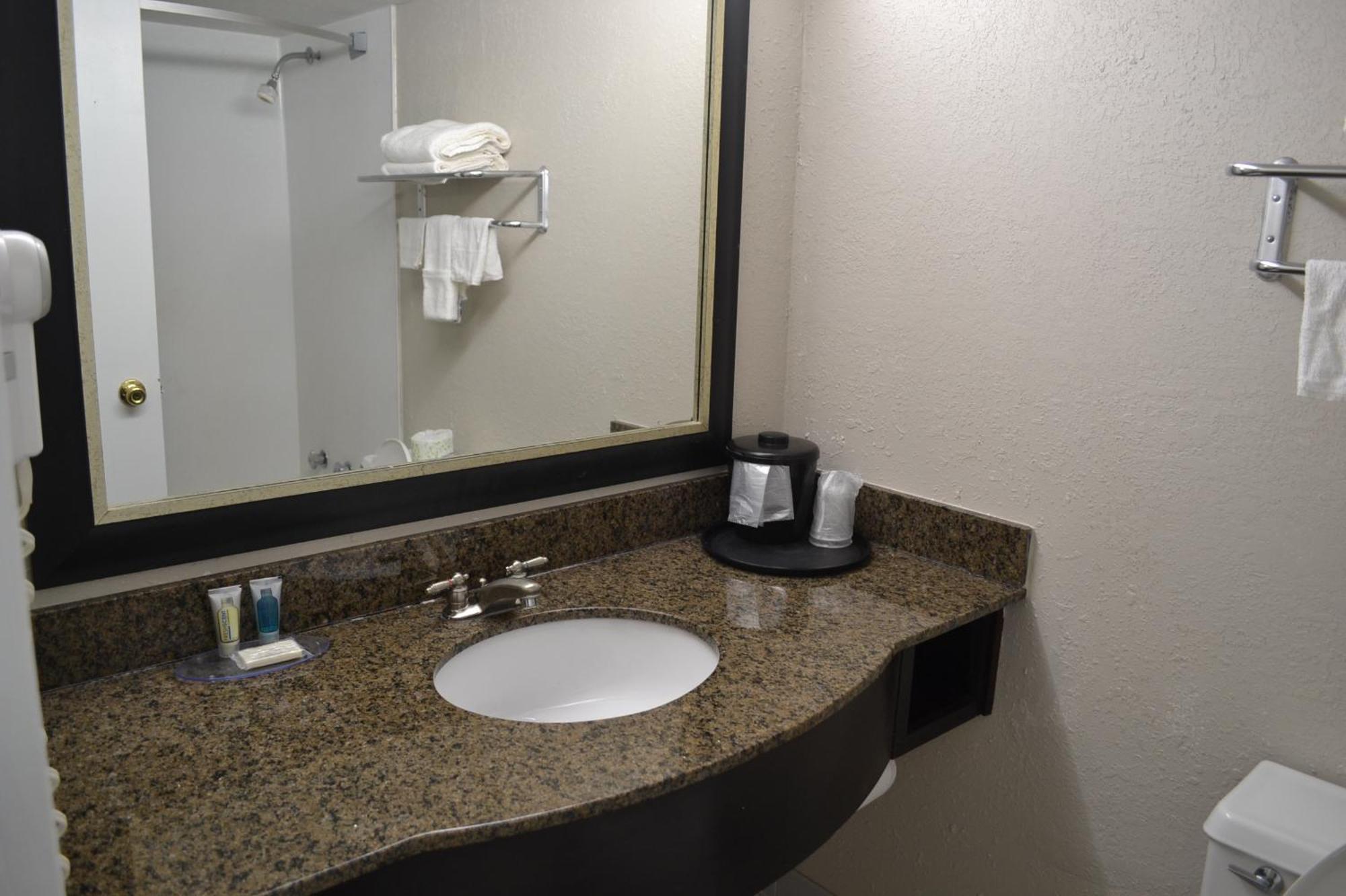Dayspring Extended Stay Greensboro Ngoại thất bức ảnh