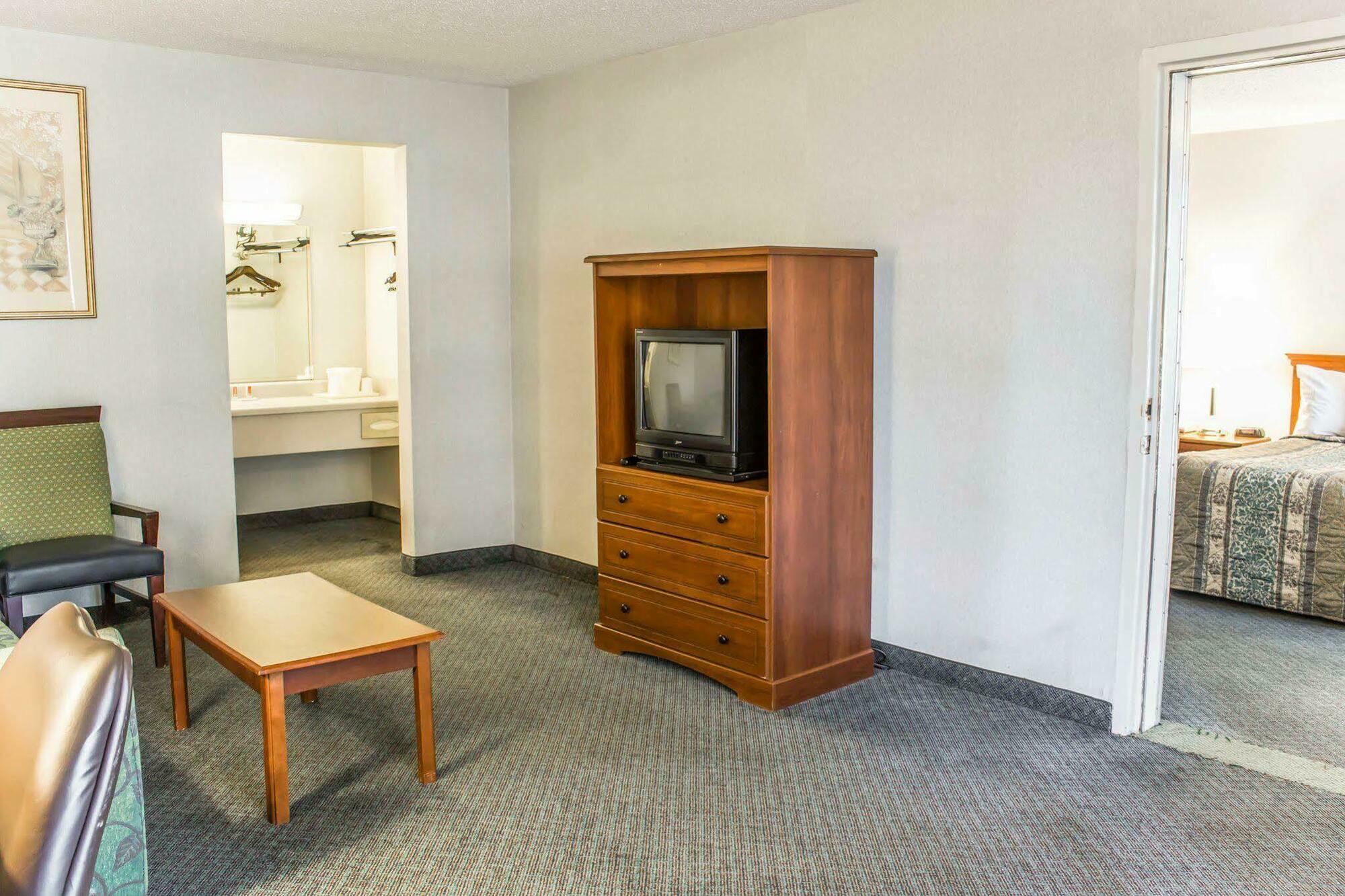 Dayspring Extended Stay Greensboro Ngoại thất bức ảnh